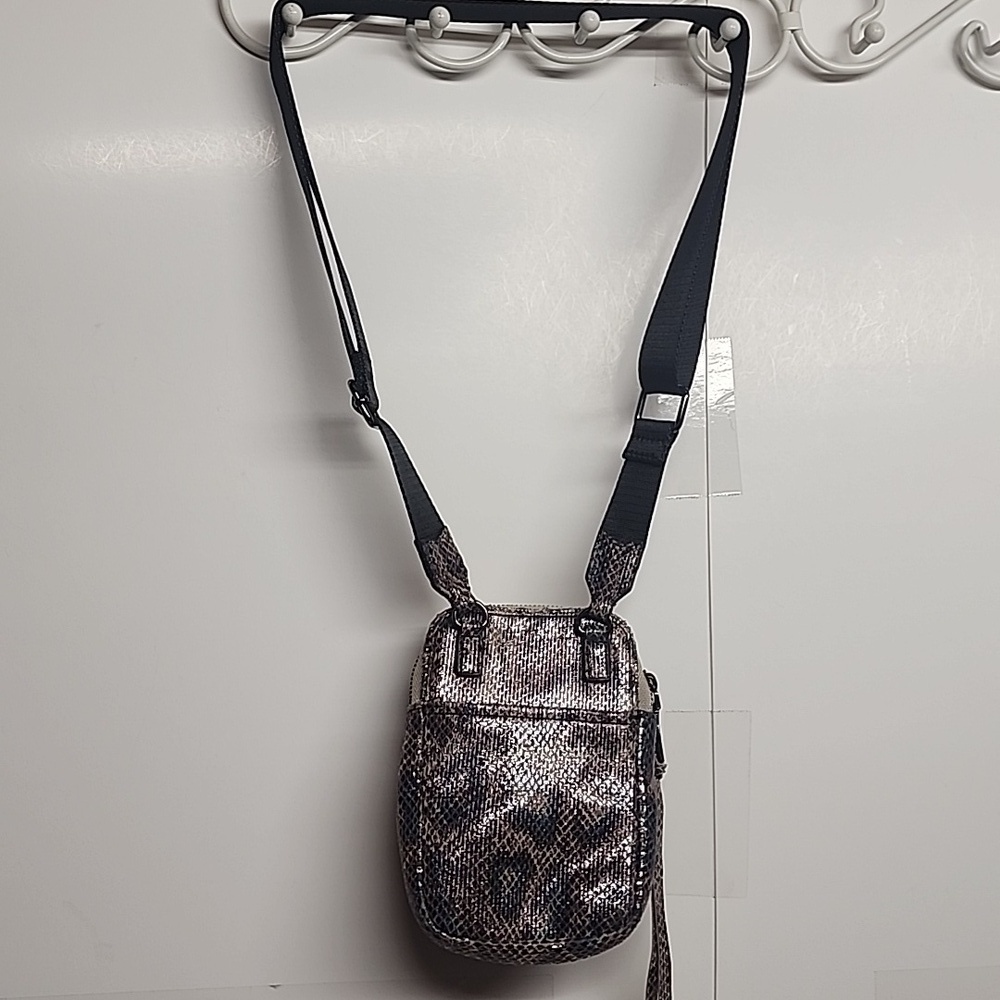 Aimee Kestenberg Iridescent Multi-Tone Snake Print Crossbody/cell Leather Bag. - Picture 7 of 13